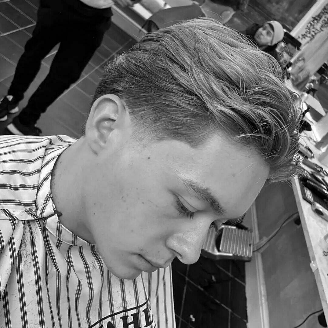Scissor-worked top, in black and white